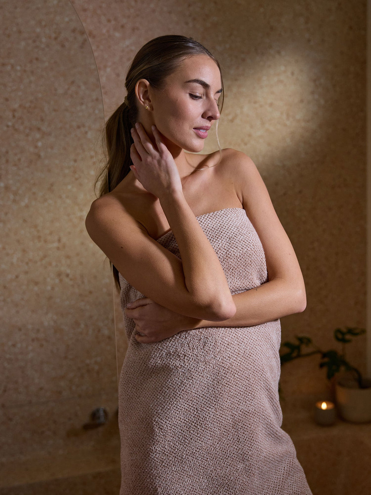 A woman wrapped in Nantucket Bath Sheet |Color:Heathered Clay