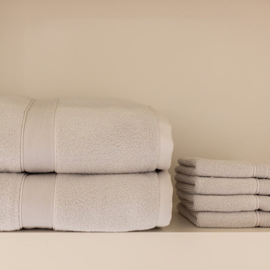 Light grey luxe towels and washcloths folded on shelf |Color:Light Grey